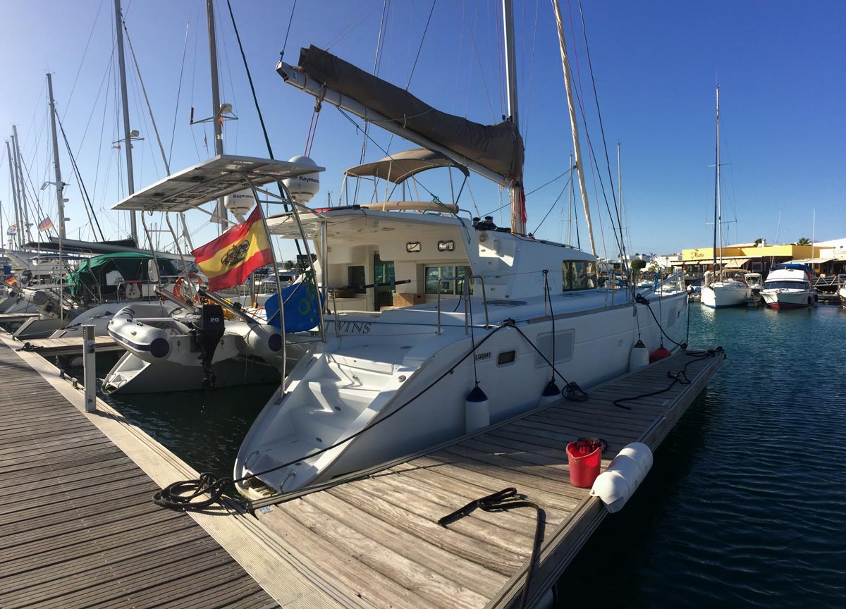 Arena Catamaran Barco Muelle