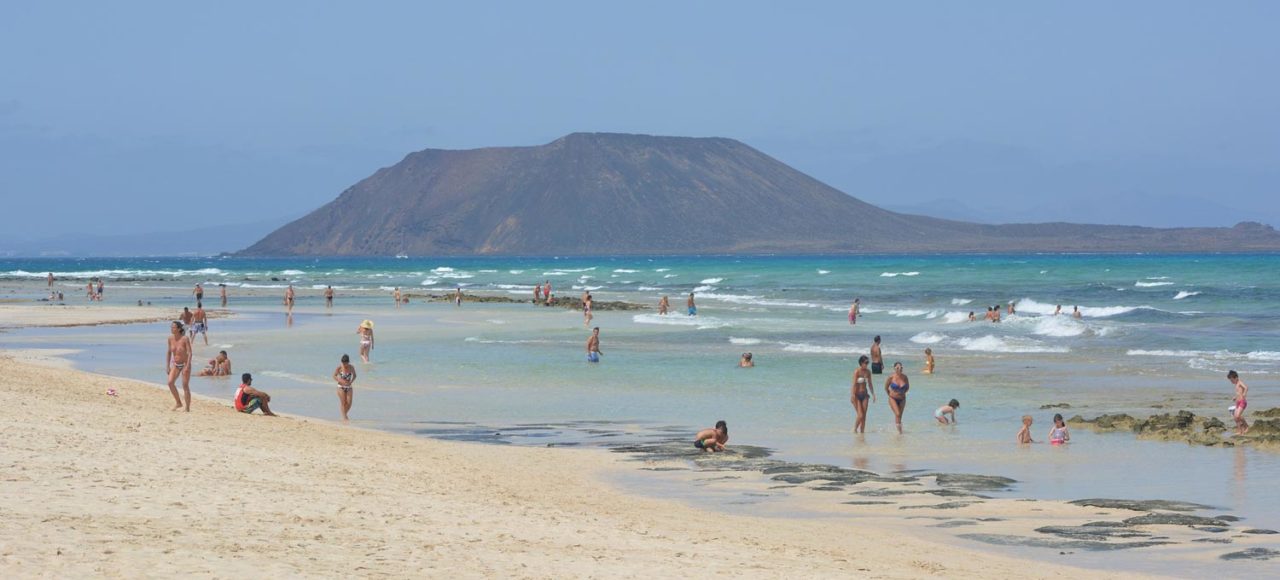 Arena Catamaran isla de lobos fuerteventura